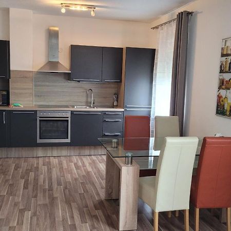 Zentral Gelegene, Sehr Ruhige Und Helle Wohnung غراتس المظهر الخارجي الصورة