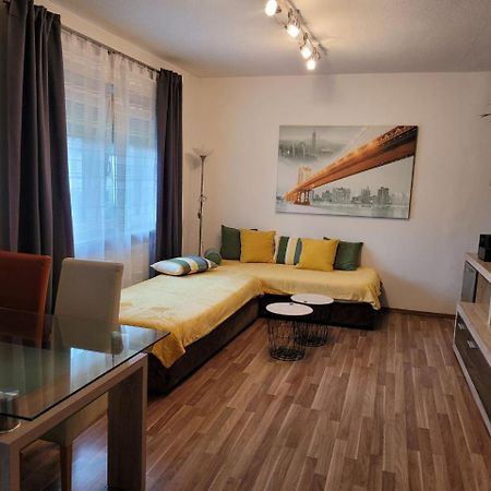 Zentral Gelegene, Sehr Ruhige Und Helle Wohnung غراتس المظهر الخارجي الصورة
