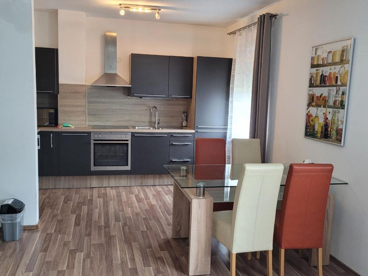 Zentral Gelegene, Sehr Ruhige Und Helle Wohnung غراتس المظهر الخارجي الصورة