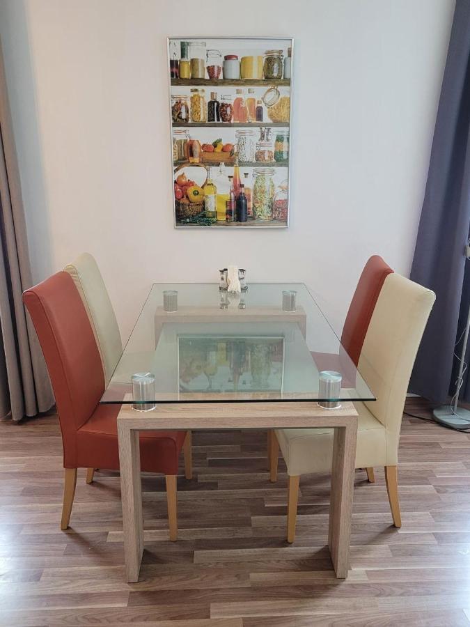 Zentral Gelegene, Sehr Ruhige Und Helle Wohnung غراتس المظهر الخارجي الصورة