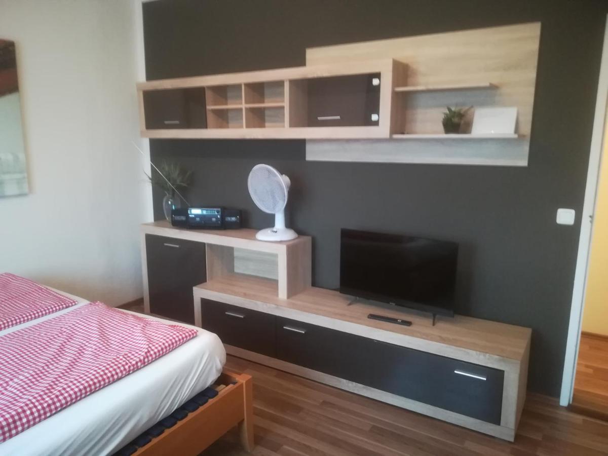 Zentral Gelegene, Sehr Ruhige Und Helle Wohnung غراتس المظهر الخارجي الصورة