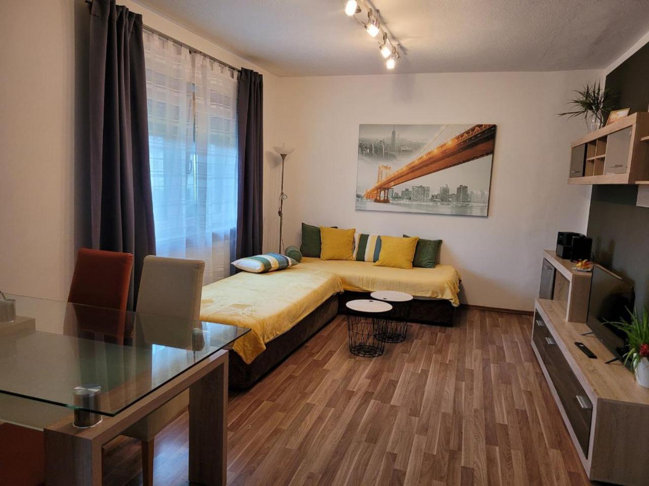 Zentral Gelegene, Sehr Ruhige Und Helle Wohnung غراتس المظهر الخارجي الصورة
